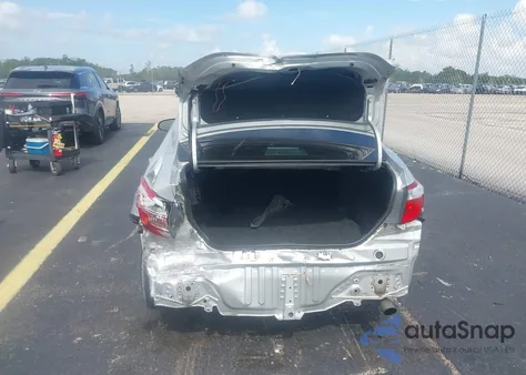 2015 Toyota Corolla Le z USA, uszkodzony, nr VIN 2T1BURHE1FC420379